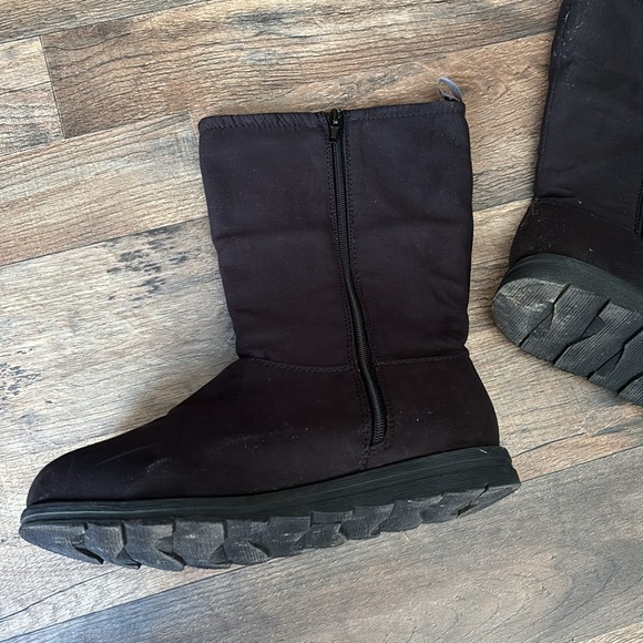 Muk Luks Black Winter Boots - Picture 5 of 5